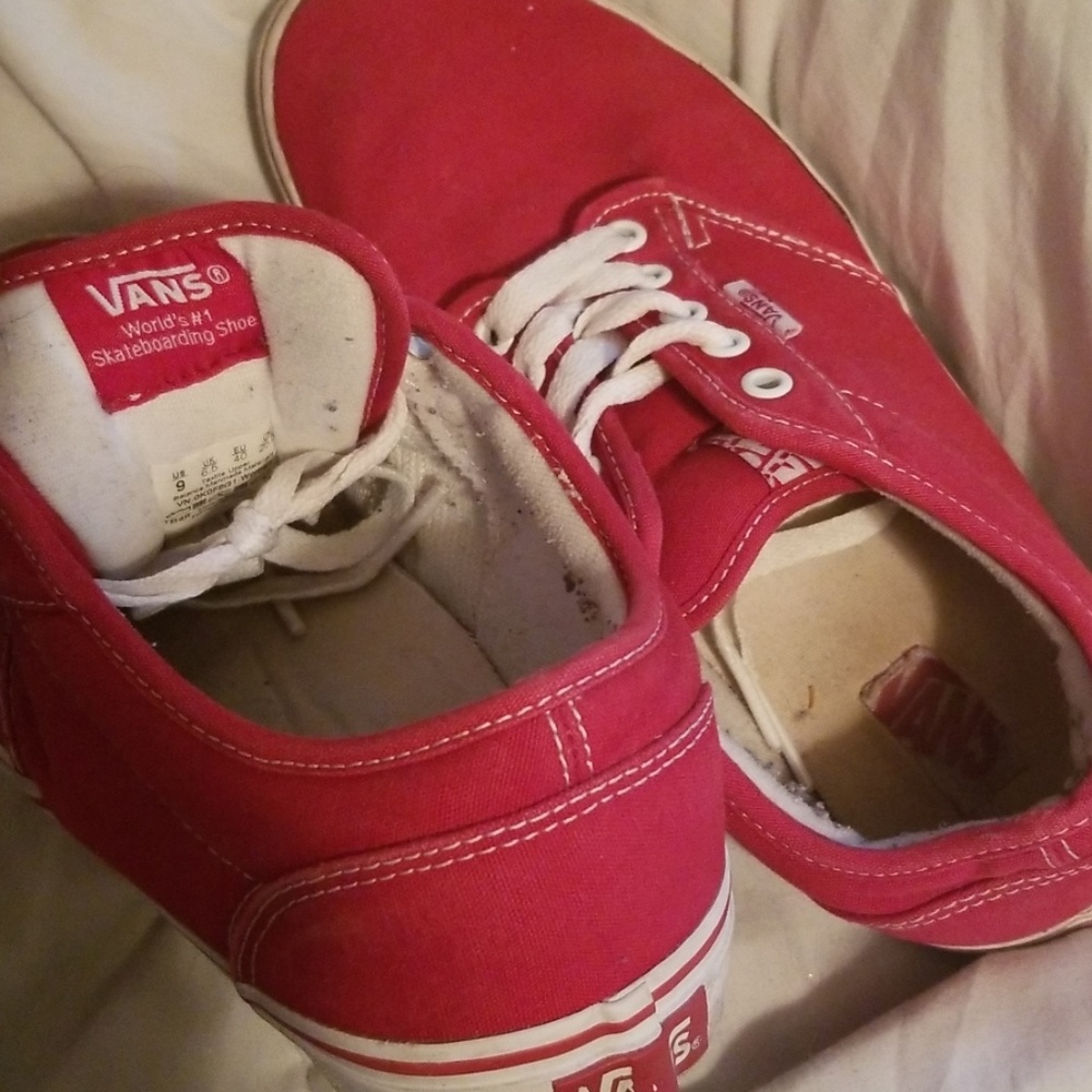 Red vans - Picture 3 of 4